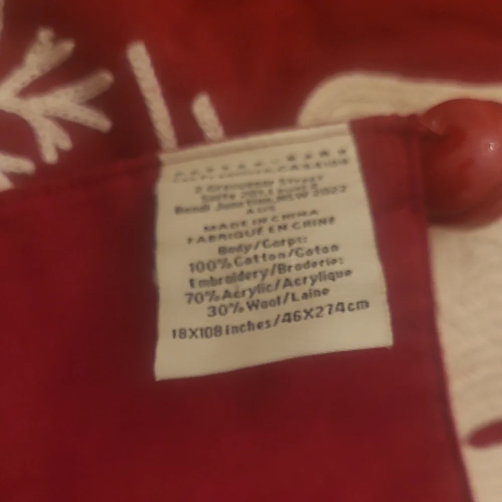 Pottery Barn Red and White Appliqué Santa Sleigh Table Runner